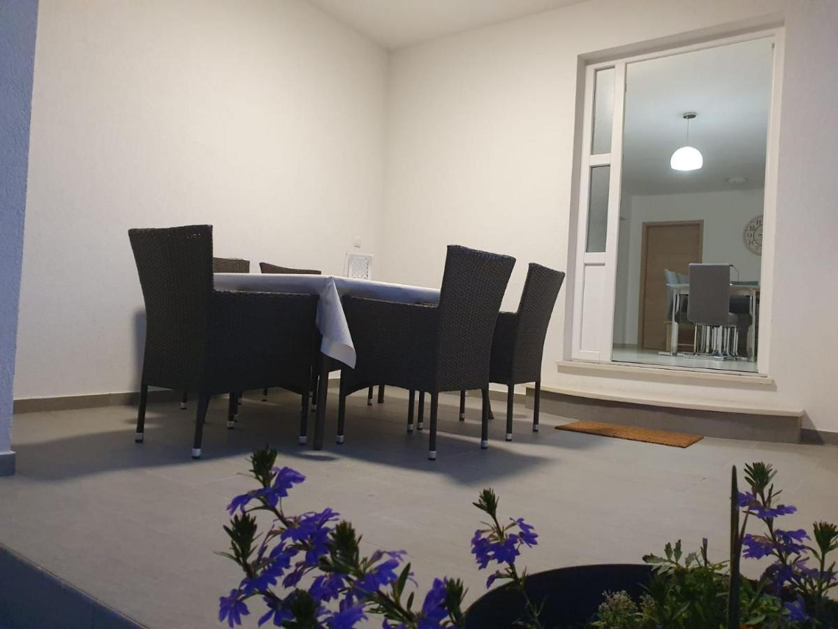 Apartmani Sara Бибинє Екстер'єр фото