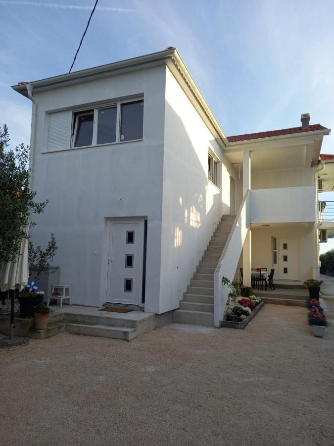 Apartmani Sara Бибинє Екстер'єр фото