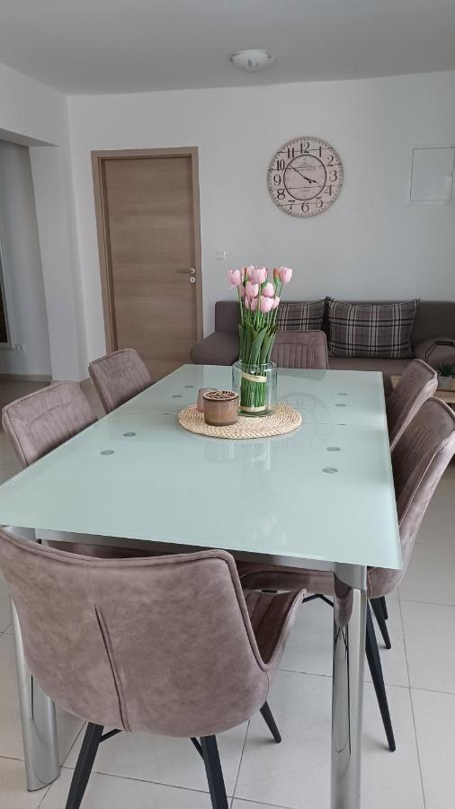 Apartmani Sara Бибинє Екстер'єр фото